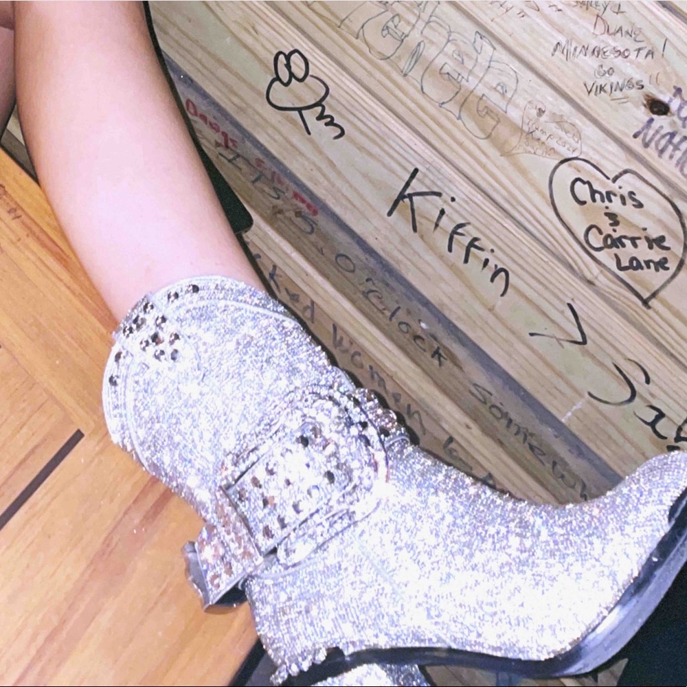 Dollskill icy sheriff boots